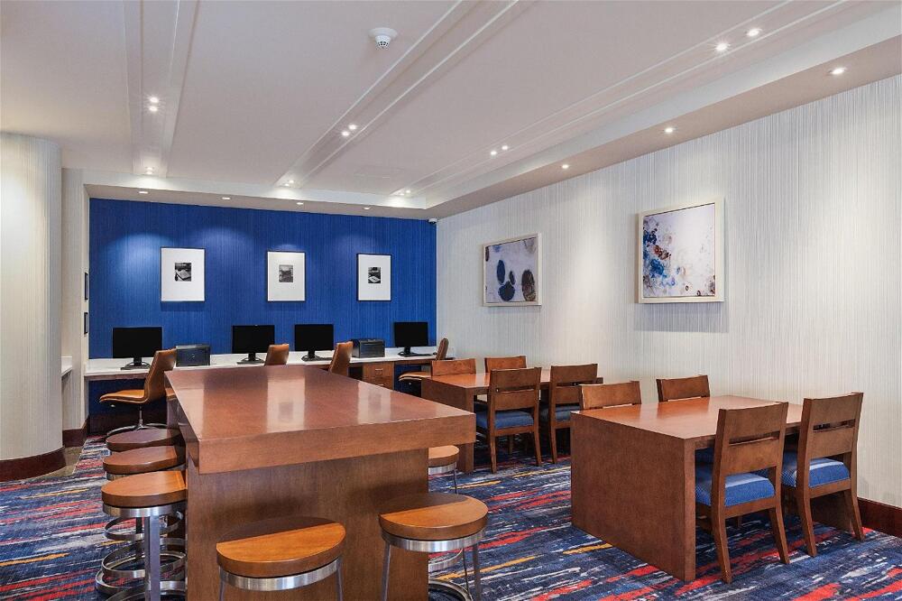 Foto de los servicios de Holiday Inn Express Hotel &amp;amp; Suites Fisherman&amp;#039;s Wharf, an IHG Hotel