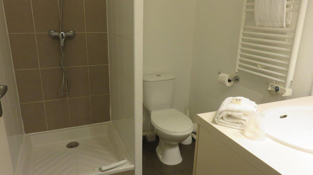 Foto del baño de Aparthotel Mer &amp;amp; Golf City Perpignan Centre
