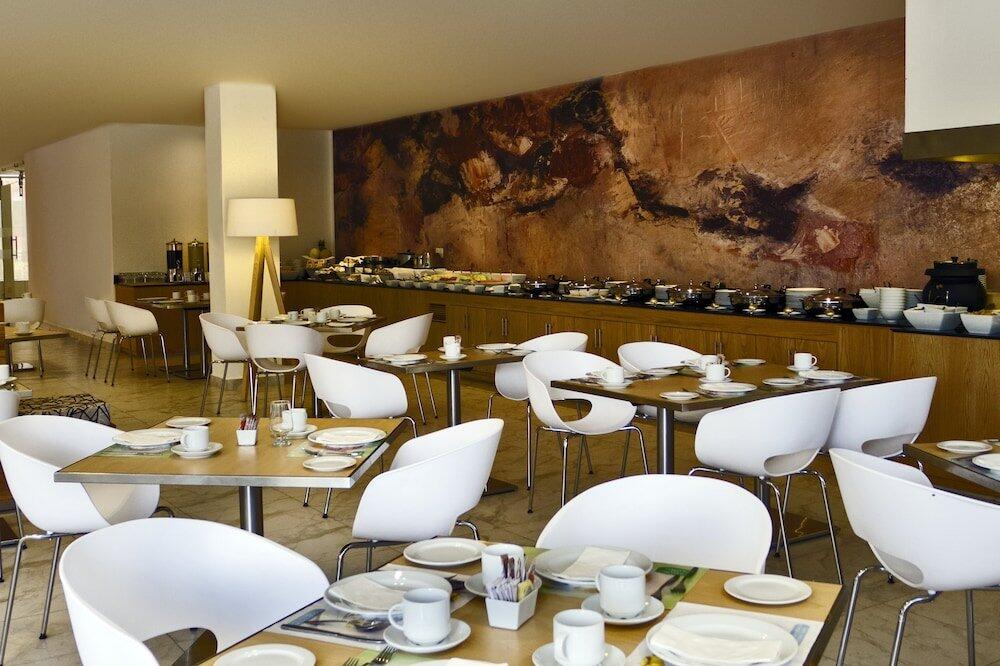 Foto de restauración de Hotel Fiesta Inn Leon