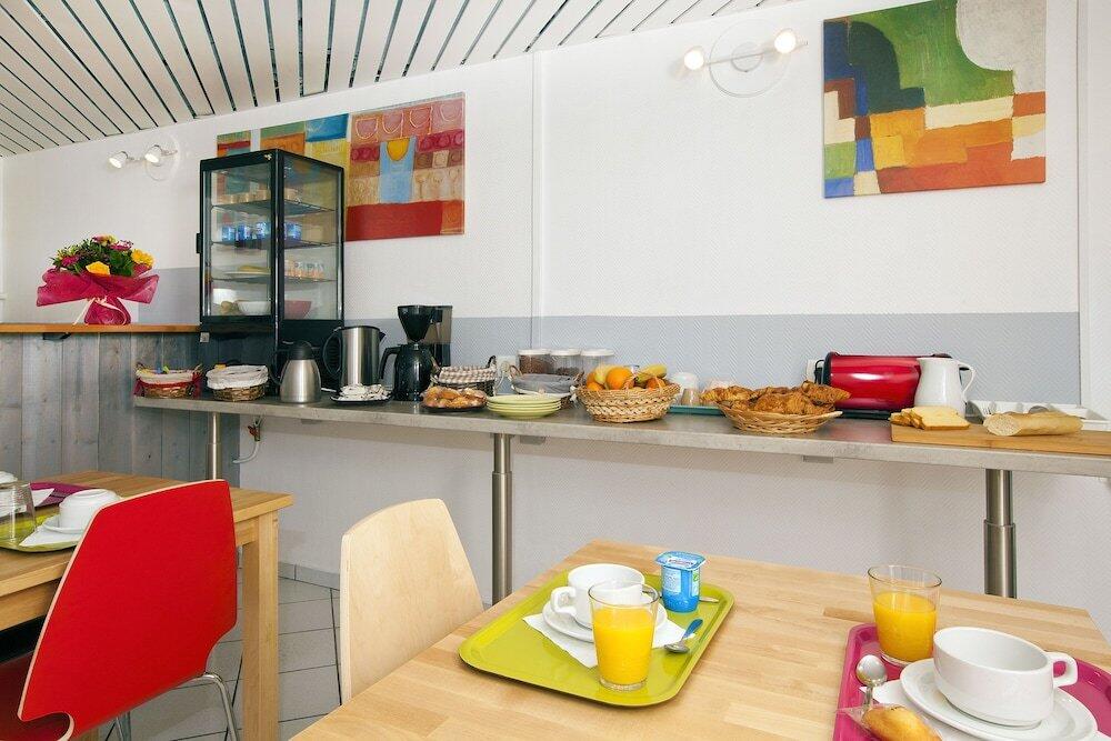Foto de restauración de Aparthotel Séjours &amp;amp; Affaires Bordeaux de L&amp;#039;Yser