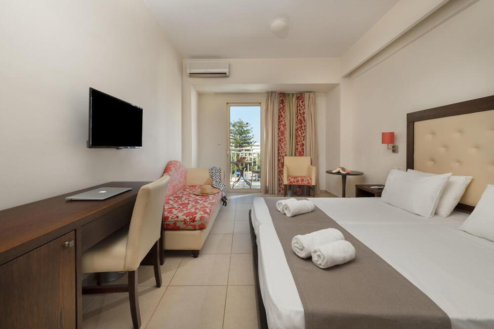 Foto de una habitación de CHC Marilena Hotel