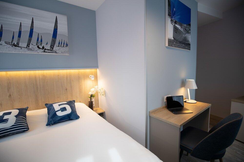 Foto de una habitación de The Originals Boutique, Hôtel des Marins, Saint-Malo (Inter-Hotel)