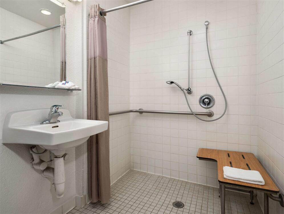 Foto del baño de Motel 6-Buena Park, CA - Knotts Berry Farm - Disneyland