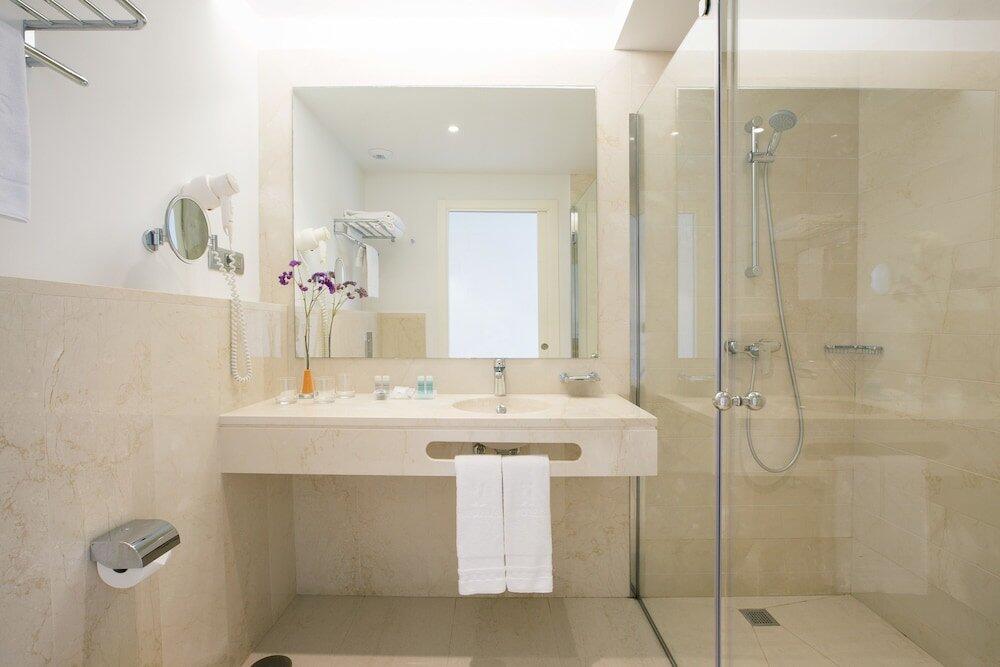Foto del baño de Hotel Hipotels Barrosa Garden
