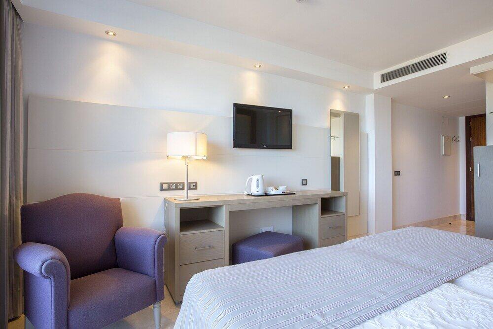 Foto de una habitación de Hotel Hipotels Playa La Barrosa - Adults Only