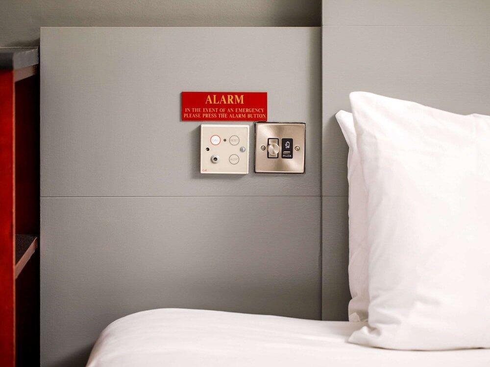 Foto de una habitación de Mercure Chester Abbots Well Hotel