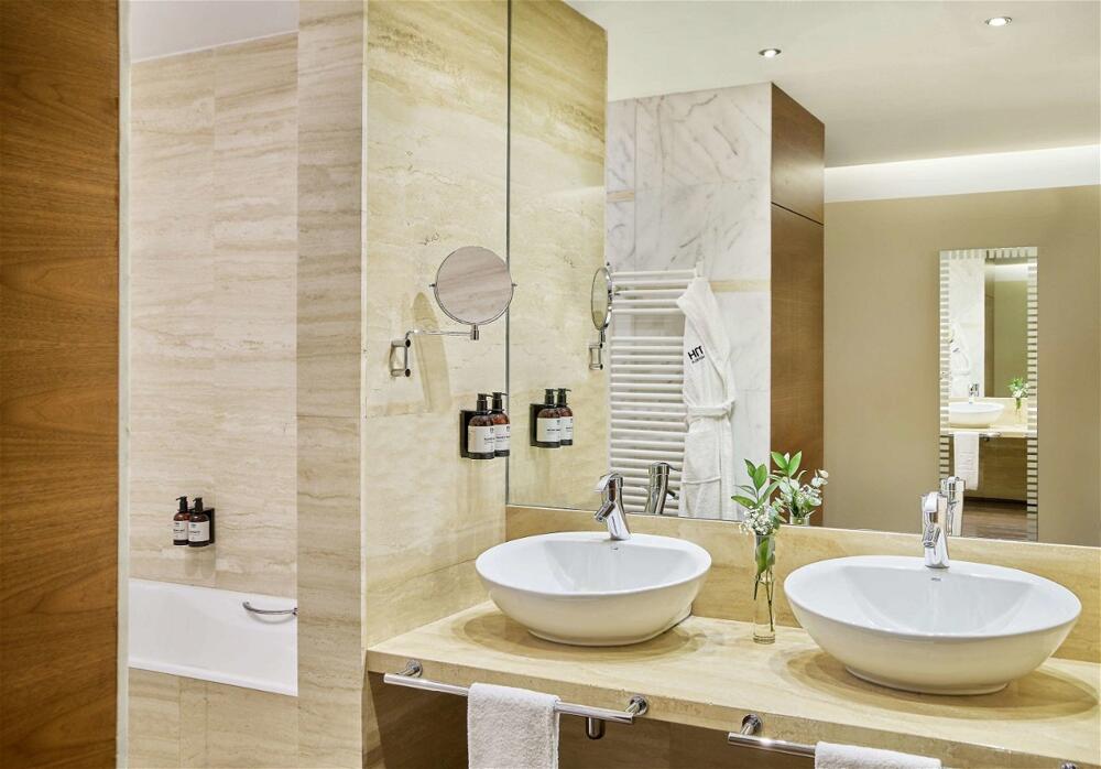 Foto del baño de NH Gran Hotel Casino Extremadura
