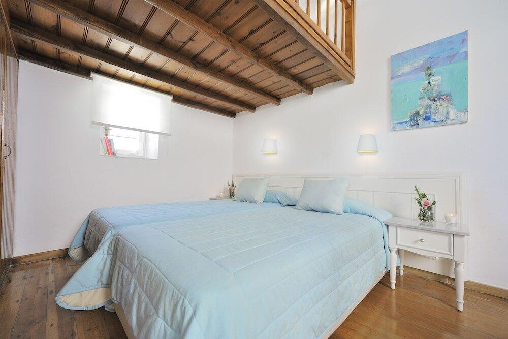 Foto de una habitación de Mykonos Beach Hotel