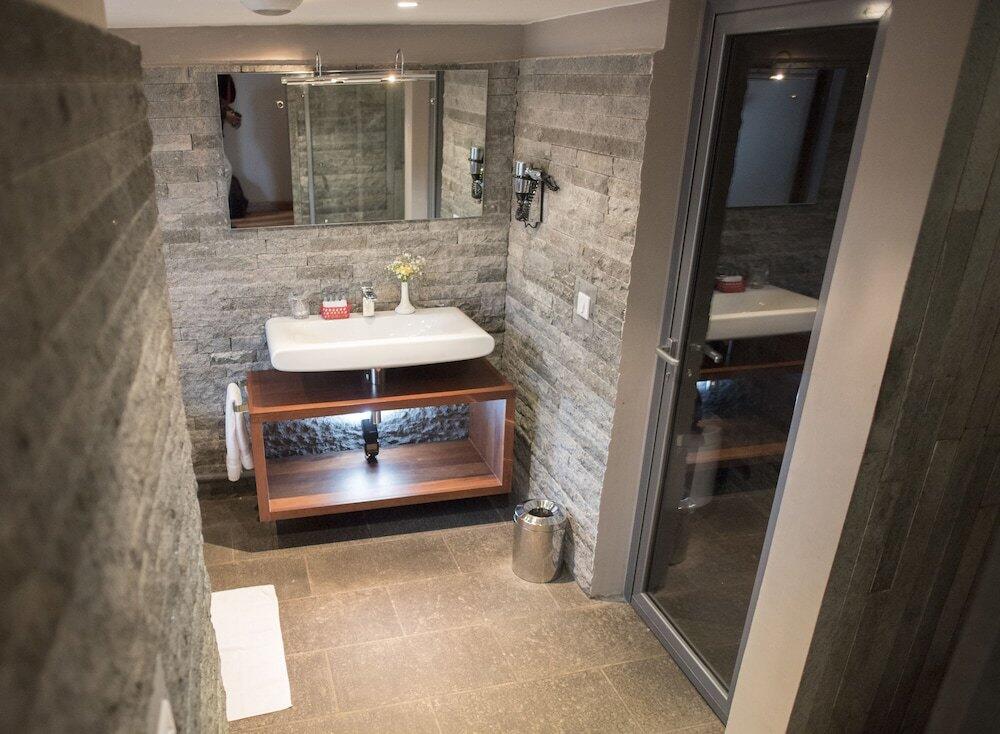 Foto del baño de Le Louvre Hotel &amp;amp; Spa