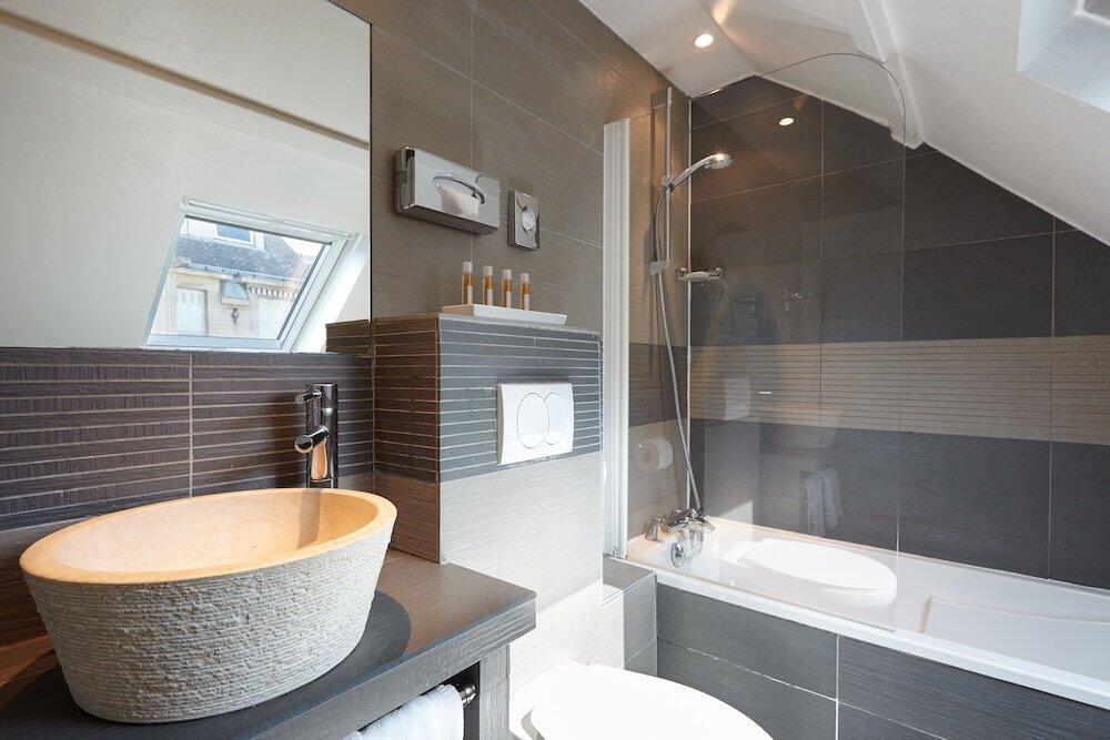 Foto del baño de Hôtel Le 46 - ex Villa Brunel