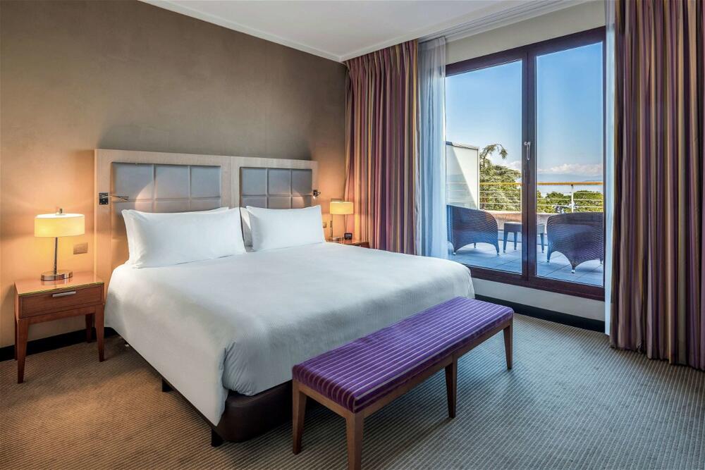 Foto de una habitación de Hotel Hilton Evian Les Bains