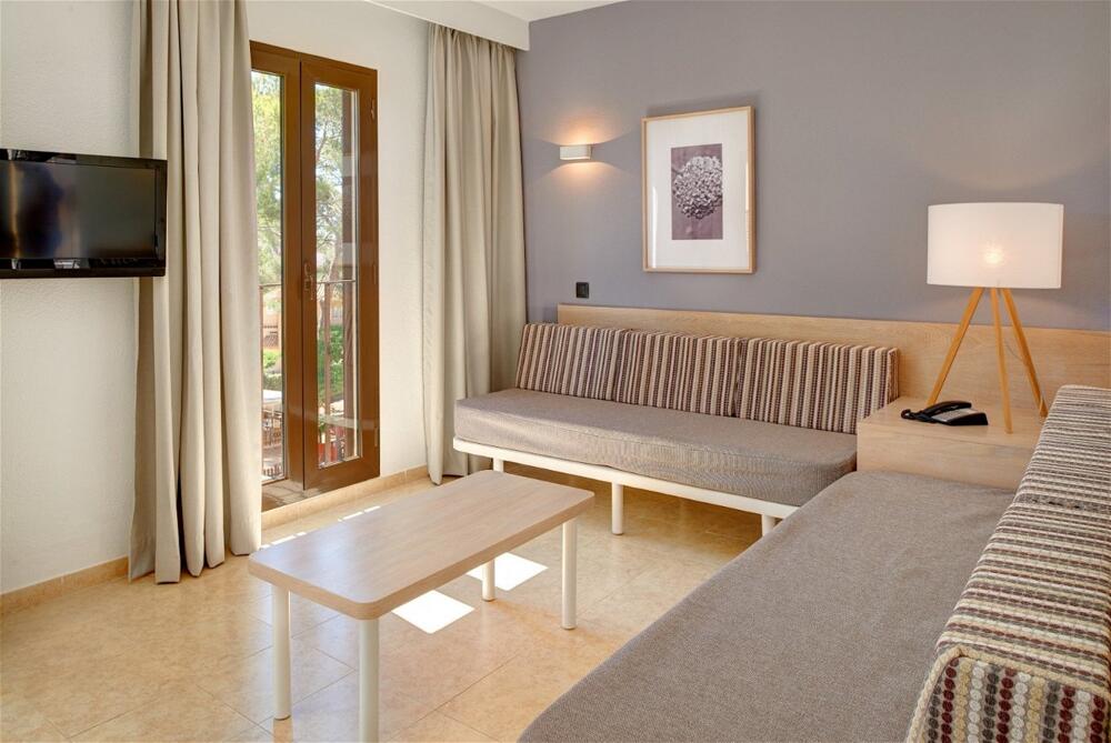 Foto de una habitación de Aparthotel Protur Floriana Resort 3* SUP