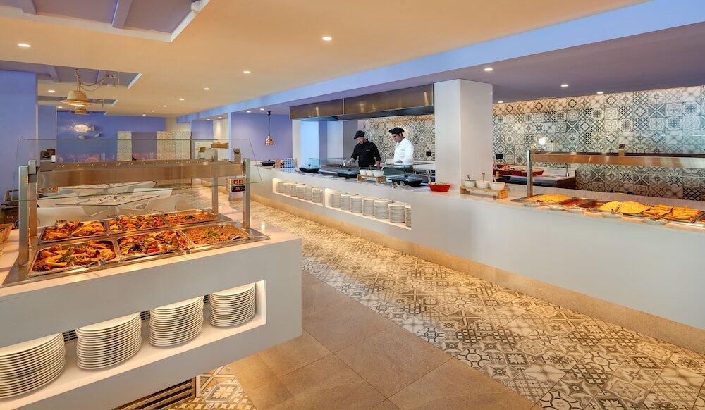 Foto de restauración de Aparthotel Protur Floriana Resort 3* SUP