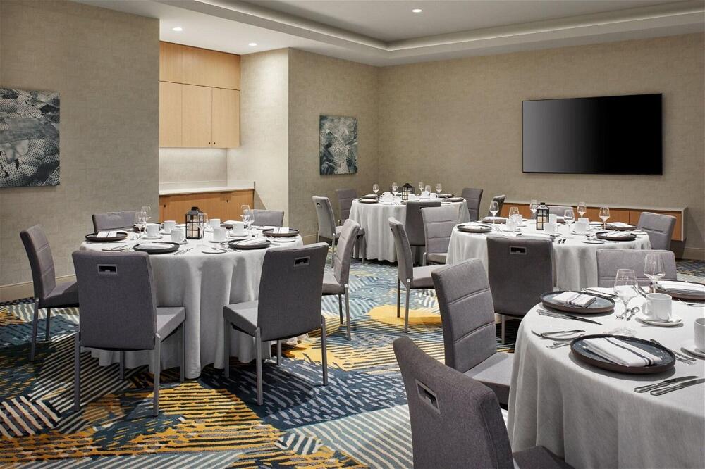 Foto de restauración de Delta Hotels Calgary Airport In-Terminal
