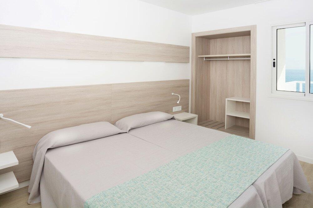 Foto de una habitación de Aparthotel HSM Calas Park