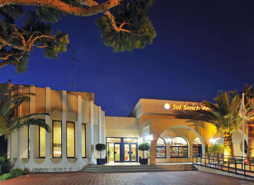 Foto del exterior de Sol Sancti Petri Aparthotel