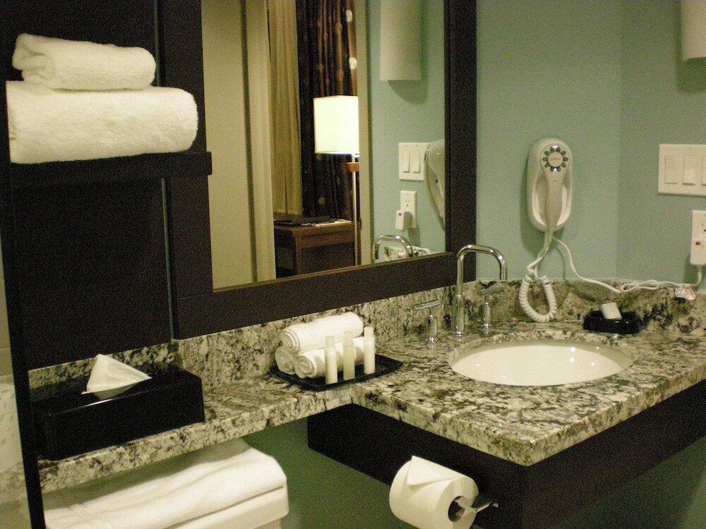 Foto del baño de Aava Whistler Hotel