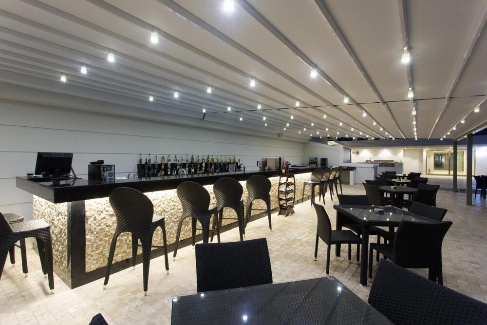 Foto general de Falcon Hotel