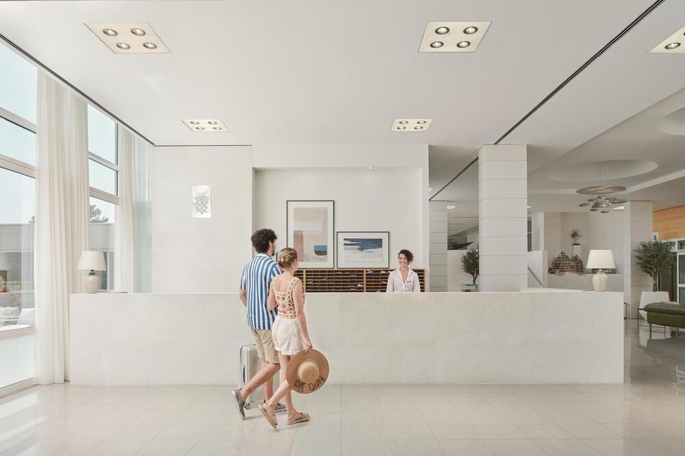 Foto de las zonas nobles de Bluesun Hotel Elaphusa