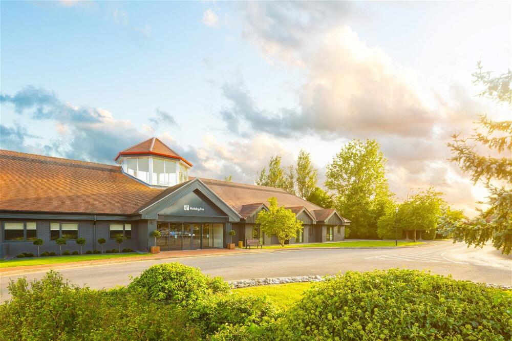 Foto del exterior de Holiday Inn Aylesbury, an IHG Hotel