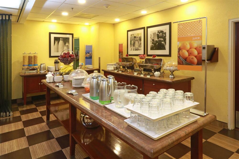 Foto de restauración de Hotel Hampton Inn by Hilton Guadalajara-Aeropuerto
