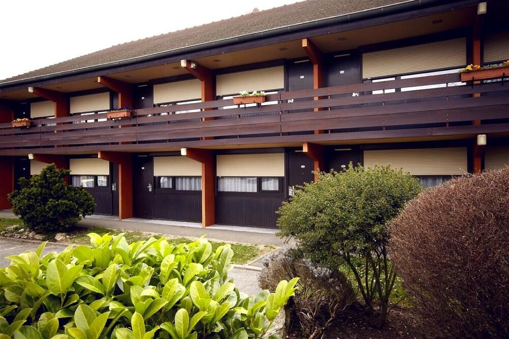 Foto del exterior de Kyriad Chantilly Sud - Luzarches