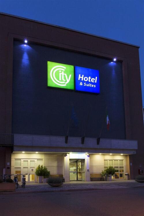 Foto general de City Hotel &amp;amp; Suites