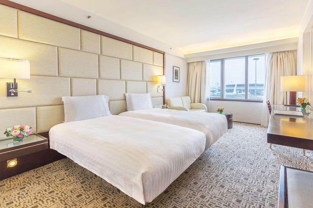 Foto de una habitación de Regal Airport Hotel
