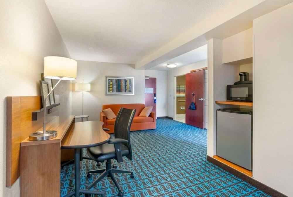 Room – Hotel Fairfield Inn &amp;amp; Suites Lexington Berea