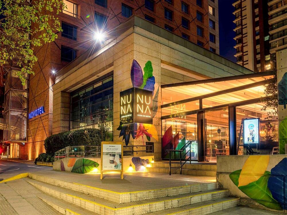 Foto de restauración de Hotel Novotel Santiago Las Condes