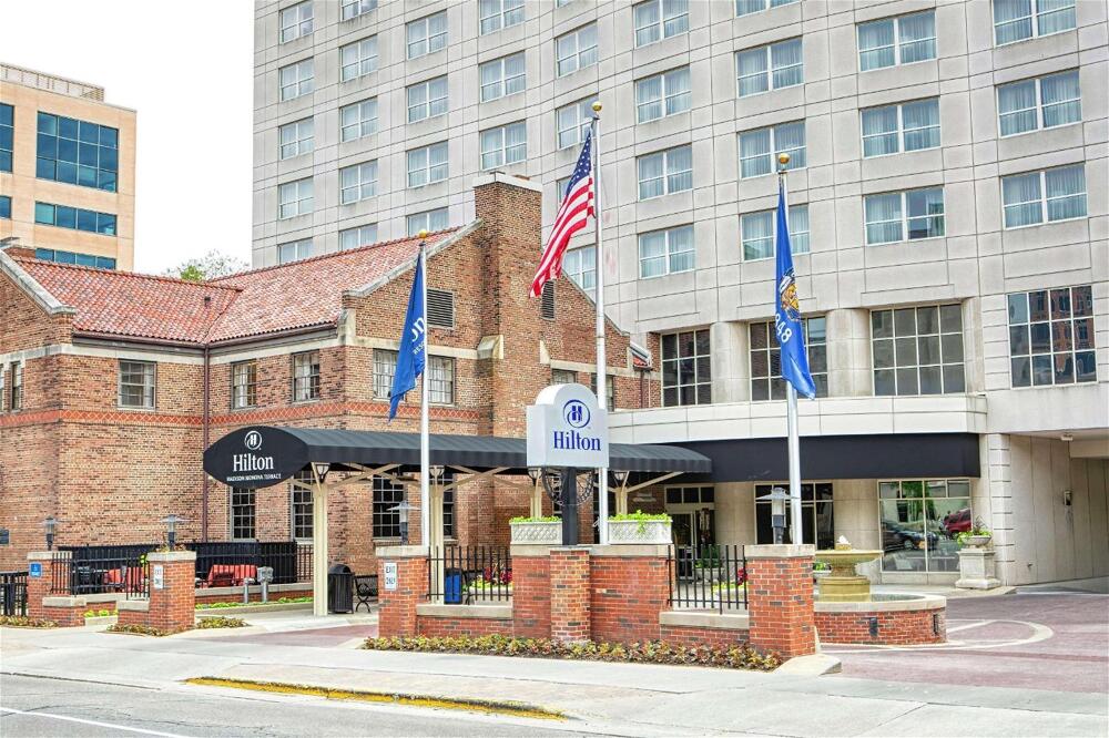 Foto del exterior de Hotel Hilton Madison Monona Terrace