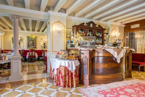 Foto de restauración de Hotel Canal Grande