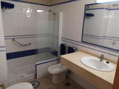 Foto del baño de Apartamentos Natural Park