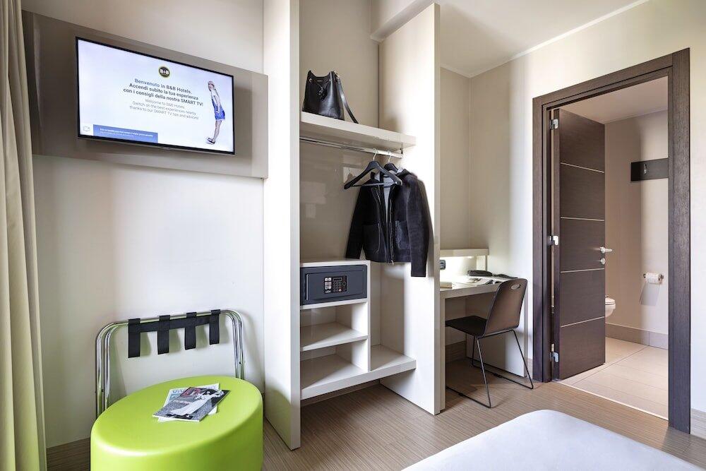 Foto de una habitación de B&amp;amp;B Hotel Bergamo