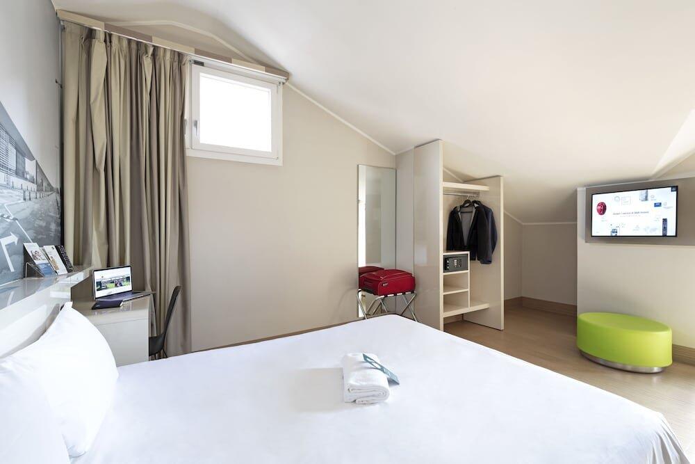 Foto de una habitación de B&amp;amp;B Hotel Bergamo