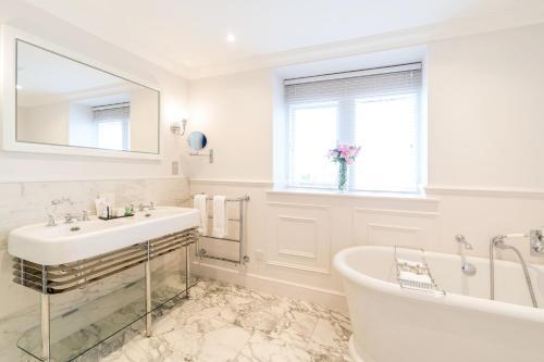 Bathroom – The Grand Hotel