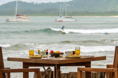 Foto de restauración de Capitán Suizo Beachfront Boutique Hotel