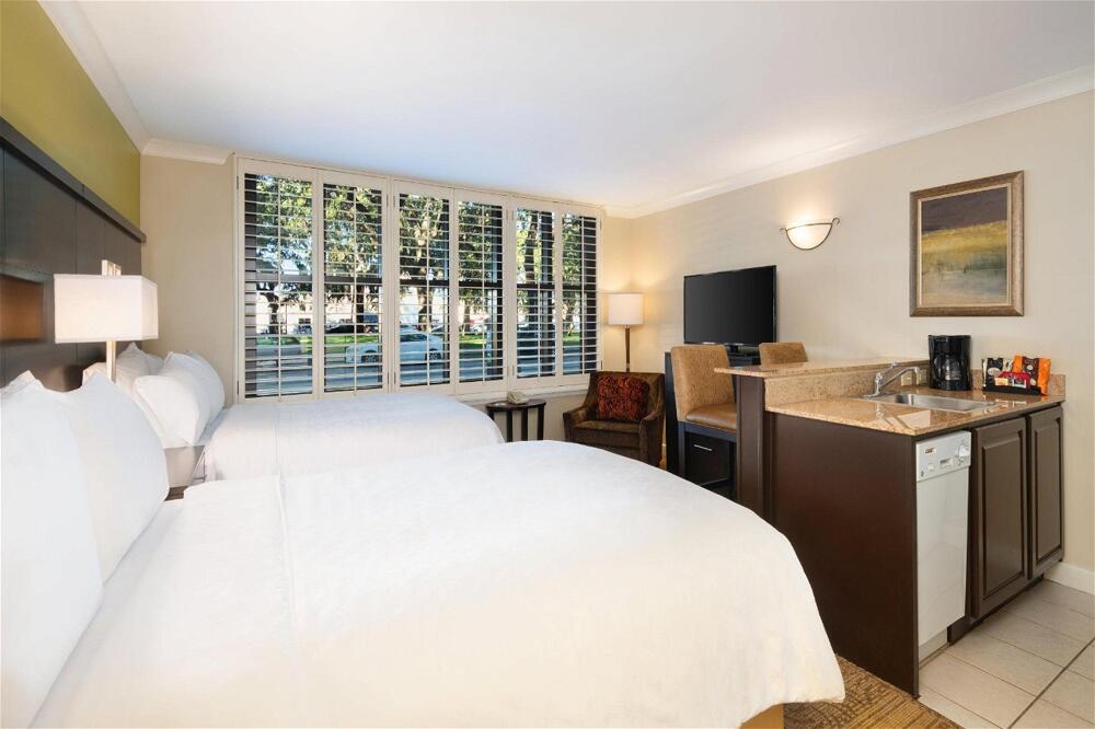 Foto general de Staybridge Suites Savannah Historic District, an IHG Hotel