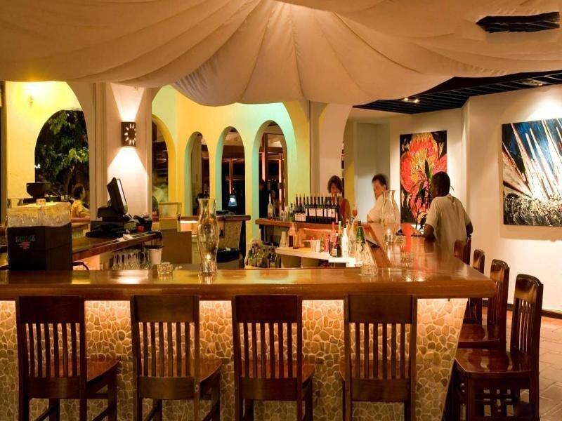 Foto general de Holland House Beach Hotel