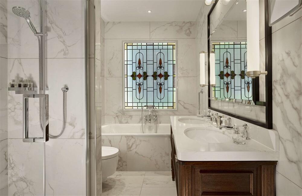 Foto del baño de 100 Queen’s Gate Hotel London, Curio Collection by Hilton