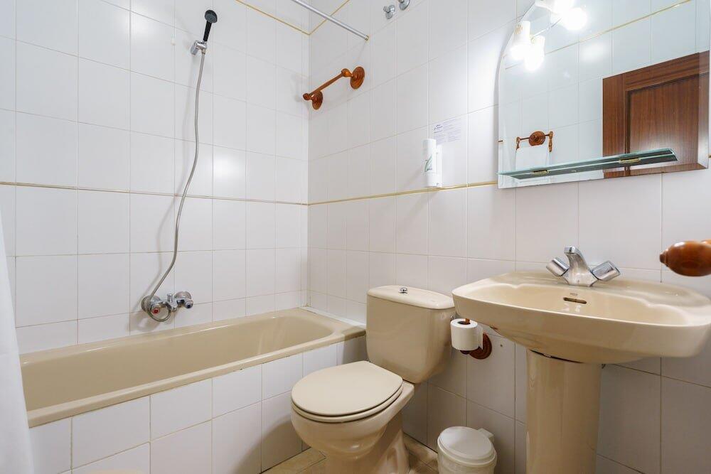 Foto del baño de Hotel Los Castaños