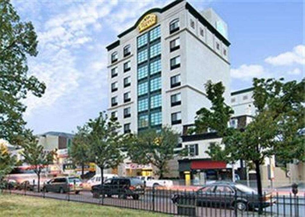 Foto del exterior de Marco LaGuardia Hotel &amp;amp; Suites