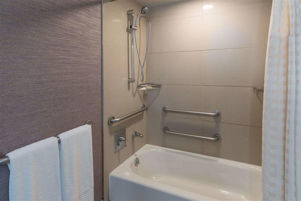 Foto del baño de Hotel The Saratoga Hilton