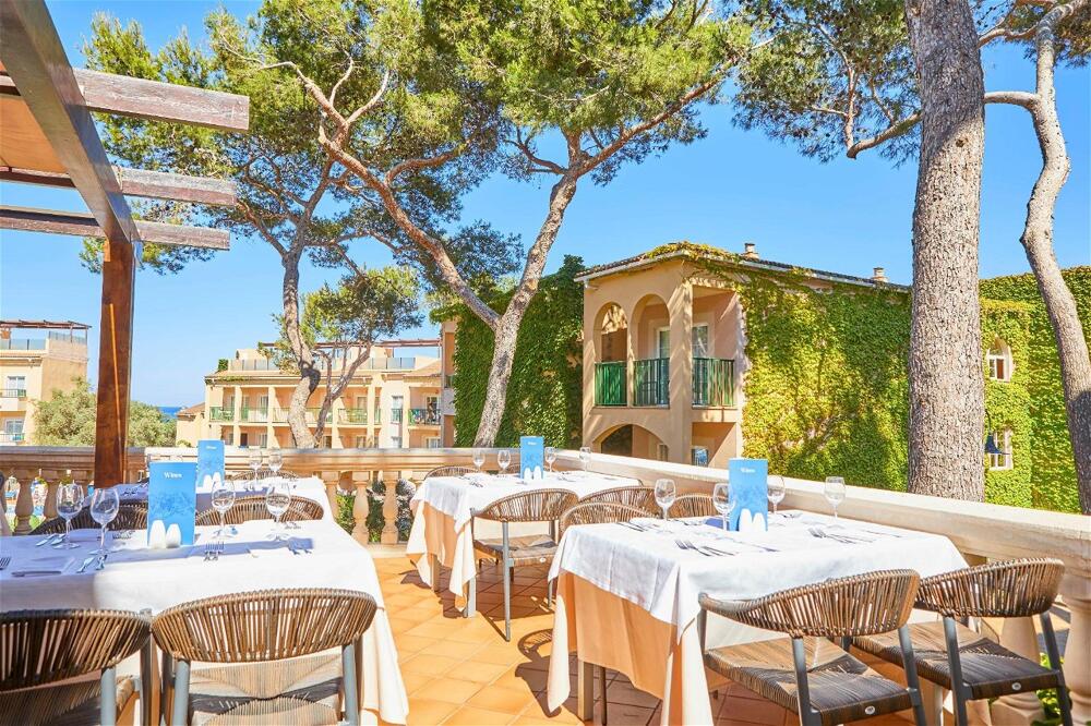Foto de restauración de Aparthotel Zafiro Cala Mesquida