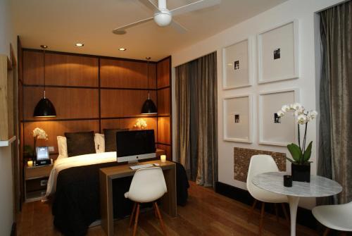 Foto de una habitación de Browns Downtown Hotel