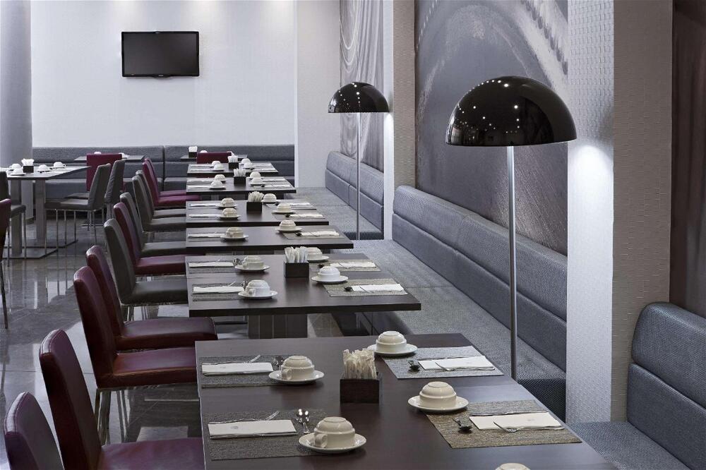 Foto de restauración de Hotel NH Barcelona Diagonal Center