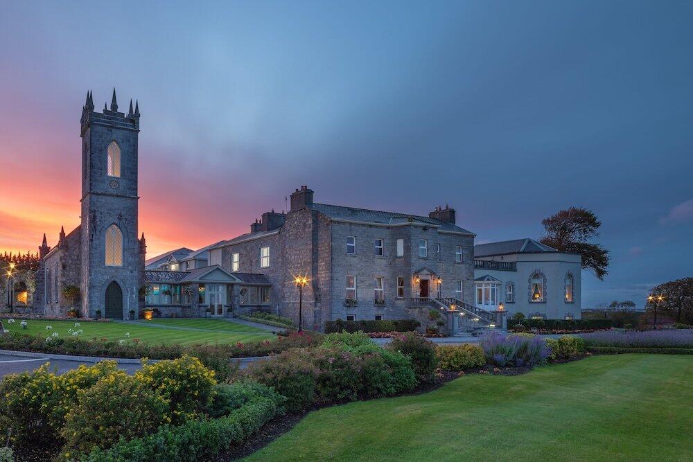 Foto del exterior de Glenlo Abbey Hotel