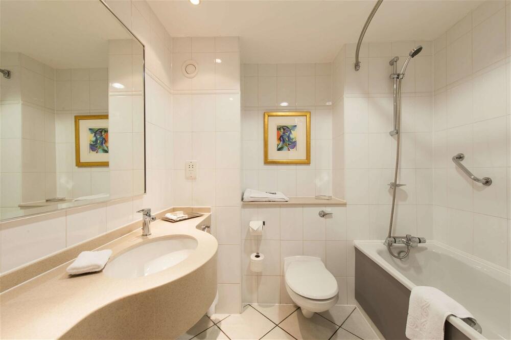 Foto del baño de Hotel DoubleTree by Hilton Glasgow Strathclyde
