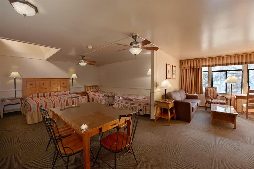 Hotel Yosemite Valley Lodge, Yosemite Village - Reserving