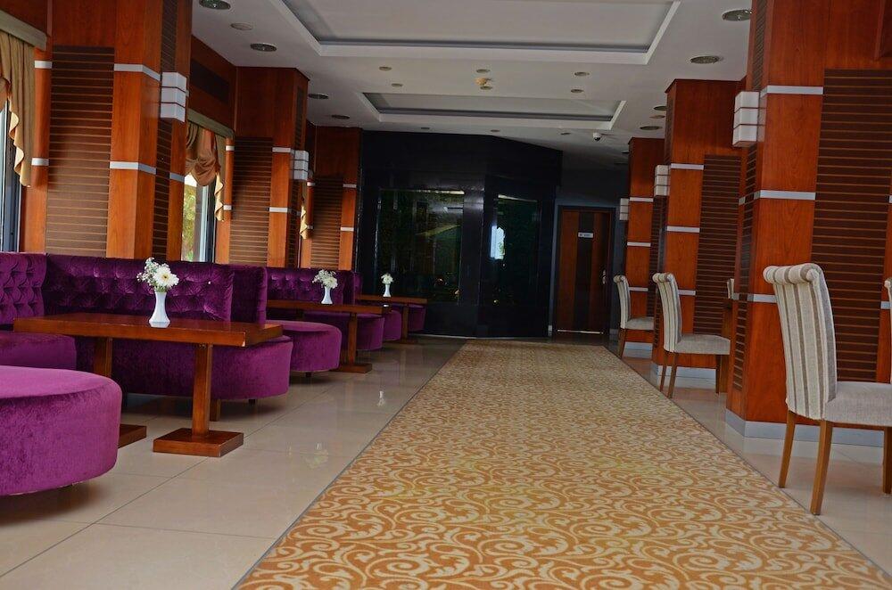 Foto de restauración de Hotel Lara Otel